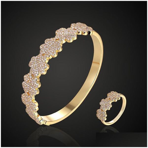 Brincos Colar Lanruisha Four Heart em um Foli Zircon Micro Pave Bangle com Jóias de Anel Classic All Body Dhgarden Dh4gd