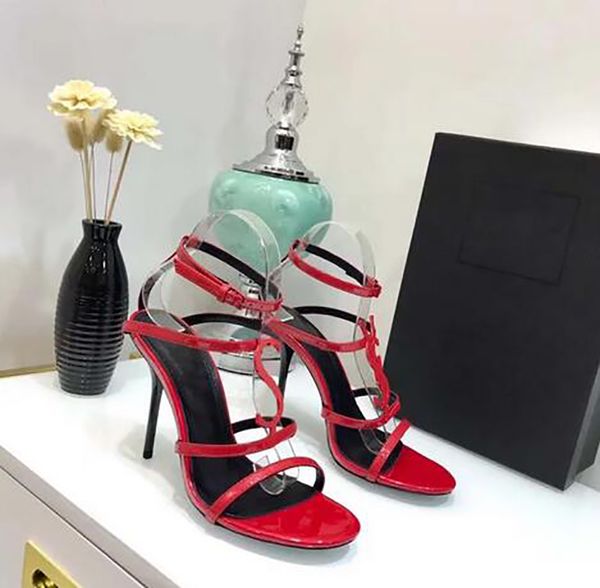 Designer Sexy Lady Ankle Strap Sandals for Woman 12 cm de salto alto Couro preto Cristal Women Shoes casuais STILETTO STILETTO