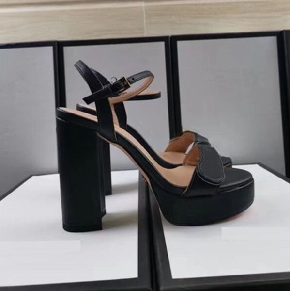 Modische und sexy High-Heel-Sandalen für den Sommer, neue Schnalle aus echtem Leder mit Wassertisch, gemischtes Farbdesign, offene Spitze, Damengröße 35–42