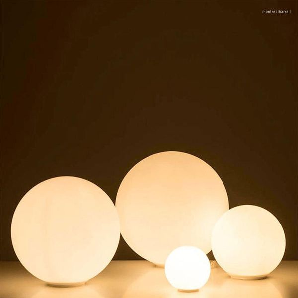 Lâmpadas de mesa Lâmpadas de vidro bolhas LED Modernista Bola redonda Bola branca Luzes decorativas de mesa para sofá de quarto Iluminação interna
