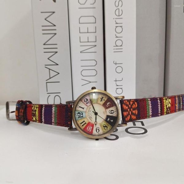 Armbanduhren Damenuhr Rundes Zifferblatt Zeigeranzeige Verstellbarer Riemen Anti-Vintage Dekorativer Schnallenverschluss Ethnischer Stil Weiblich