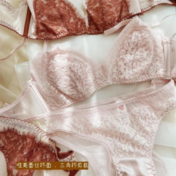 Set di reggiseni Reggiseno ultrasottile femminile Reggiseno in pizzo con ricamo a triangolo Lingerie Panty Suit Donna Senza anello in acciaio Set di biancheria intima Seni grandi Mostra Smal