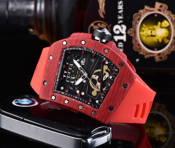 2023 New Watch Men's Leisure Diamond Watches Gold Steel Case Silicone Quartz Watch Strap Male Relogio Masculino RI39
