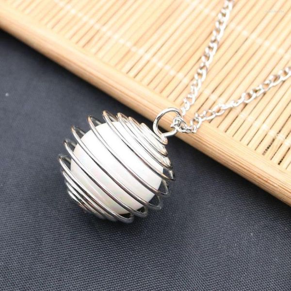 Anhänger Halsketten FYJS Einzigartige versilberte Wire Wrap Spirale Frühling Imitation Perlenkette Modeschmuck