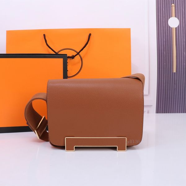 Lüks Tasarımcı Çanta Crossbody Bag Mini Çanta Flep Bag Küçük Kare Çanta Chevre Emaye Tokası Son Style Style Service En İyi Kalite