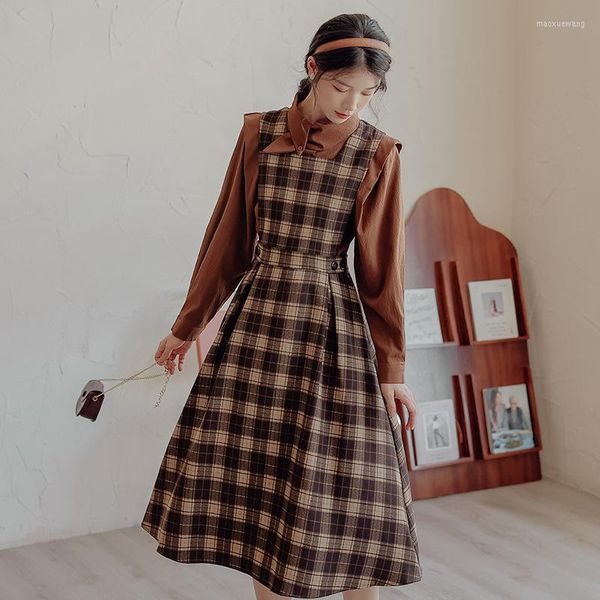 Повседневные платья Mori Girl Spring и осенняя женщина 2pcs Sweet Lake Rush Plaid Retro Midi Sun платье элегантное хаки -флот