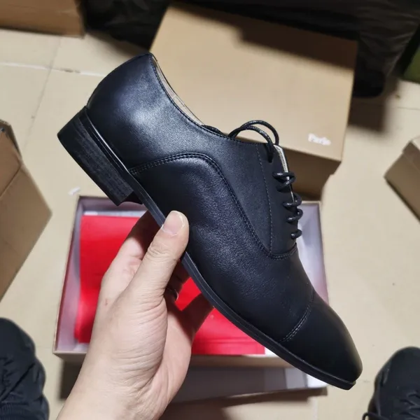 Top Shoes de moda de moda de moda de alta qualidade Greggo orlato plana de couro genuíno oxford masculk and walks flapls fãs de festas de casamento de homens sapatos formais de couro grátis 86