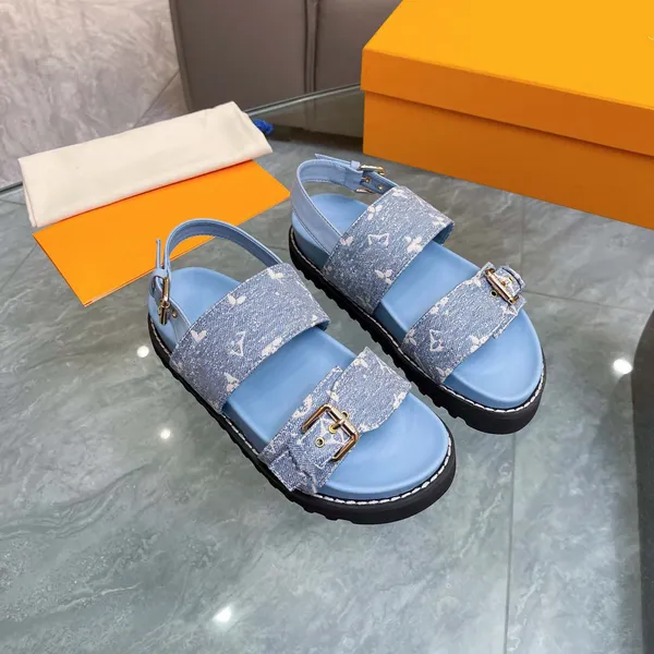 Bom Flat Mule Designer кожаные тапочки женские сандалии без усилий стильные слайды 2 ремня с скорректированными золотыми пряжками.