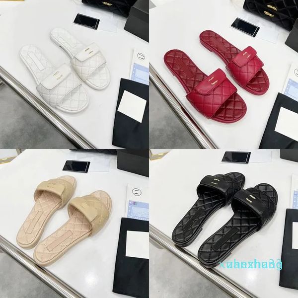 2023 Designer Luxo Slides de cabeça redonda Slipers Flippers Couro feminino Bordado elétrico ao ar livre Sandals de camas abertas Lady Lady Flip-Flops Shop Shoes