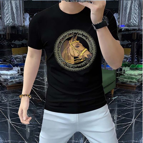 T-shirt a maniche corte da uomo Hot Diamond Paillettes Cavallo Marchio di moda personalizzato T-shirt maschili Dummer Nuovo abbigliamento uomo di lusso Top M-4XL