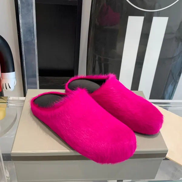 Fussbett Sabot Hausschuhe aus Kalbshaarfell, flache Pantoletten, flauschiger Clog, geschlossene Zehenschuhe, lässige Slip-on-Flats aus echtem Leder für Damen, Luxus-Designer-Schuhfabrik-Schuhwerk