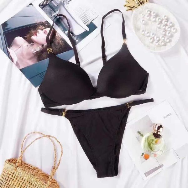 2021 Hot Selling Women S Bra Set com anel de aço reunido juntos