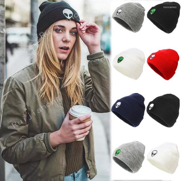 Boinas femininas chapéus de gorro de inverno knit-hop kiens padrões e bordados crânio melão tampas de lã quente para homens e mulheres