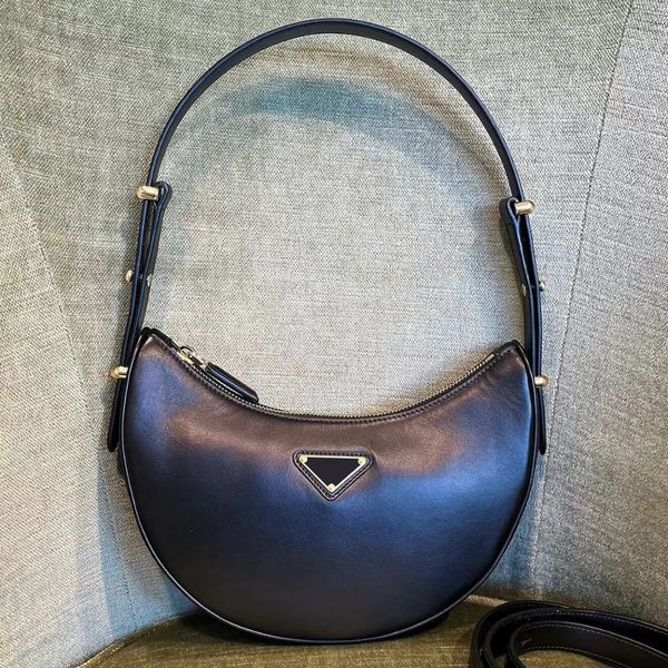 calda di alta qualità di lusso in vera pelle moda retrò tote borsa a tracolla cross body designer borsa a mano estate pochette per il tempo libero lettera triangolo prad borsa mezza luna