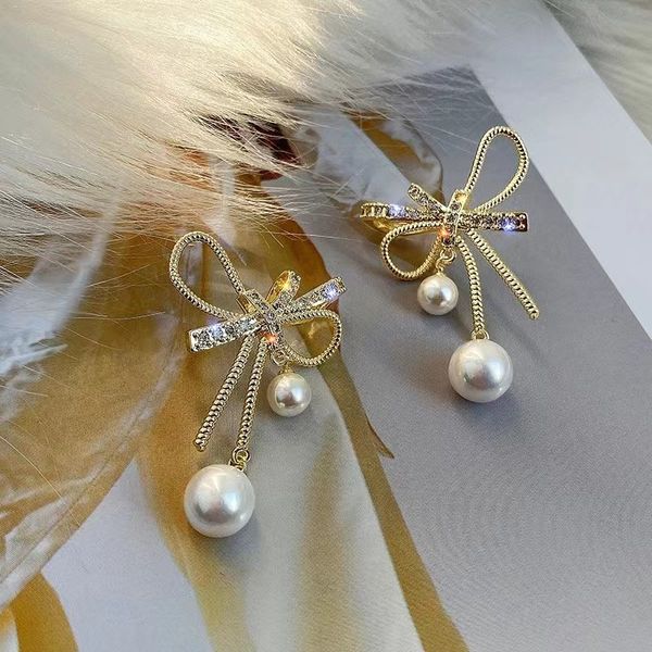 High Sense Einfache Perle Weiß Quadrat Anhänger Ohrringe Für Frau Mode Schmuck Mädchen Sexy Zubehör