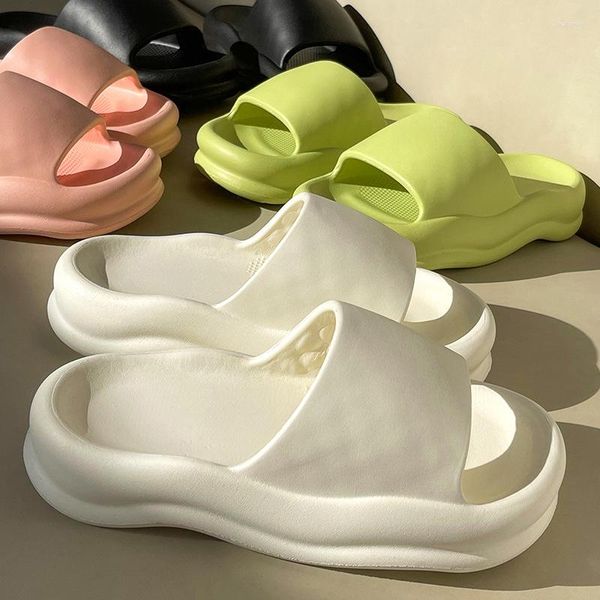 Pantofole per la casa EVA Superficie curva Scarpe da donna Piattaforma estiva Designer Scivoli da bagno antiscivolo per interni morbidi