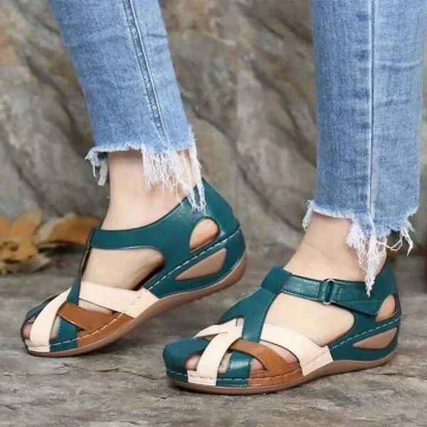 Sandálias 2023 Mulheres de verão retro redondo dedo cunha mulher clássica roma sapatos femininos costurando calçados femininos de tamanho grande
