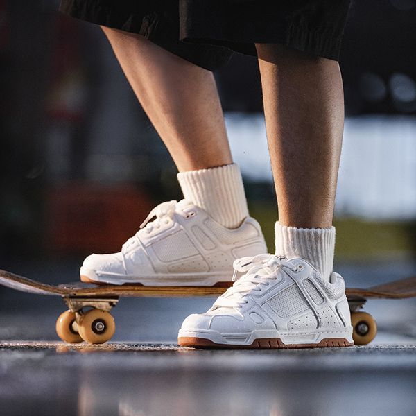 Scarpe eleganti Maden Summer Traspirante Americano Casual Bianco Lavoro stile coreano Pane per uomo Taglia Skateboard Sneakers 230520