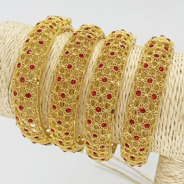 Braccialetti 4 pezzi nuovi braccialetti in pietra rossa di dimensioni aperte per le donne braccialetti in oro semplice lucidato alta festa di nozze Dubai gioielli in oro Etiopia