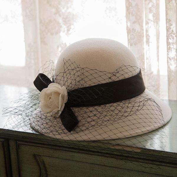 Chapéus de aba mudby feminino de líquido Flores brancas lã cor de cor sólida chapéu de outono inverno damas elegantes moda fedora feminina vintage Inglaterra