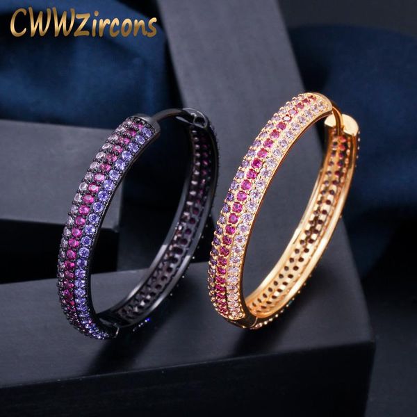 Huggie CWWZircons Designer Arcobaleno Rosso Viola Cubic Zirconia Grande Rotondo Color Oro Orecchini a cerchio Huggie per le donne Accessori regalo CZ564