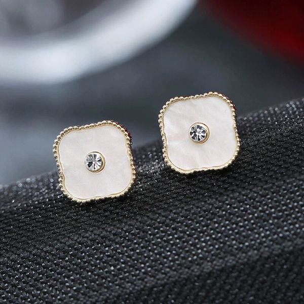 Titanyum Çelik Gül Altın Aşk Küpe Sapı Kadın için Zarif Basit Moda C Diamond Ring Lady Küpeler Mücevher Hediye 4 Yaprak Çimen