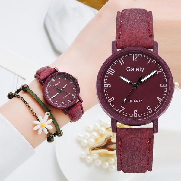 Нарученные часы весело бренд часы для женщин одевать романтические браслет -часы модные дамы кожаные кварцевые часы Montre Femmewristwatches