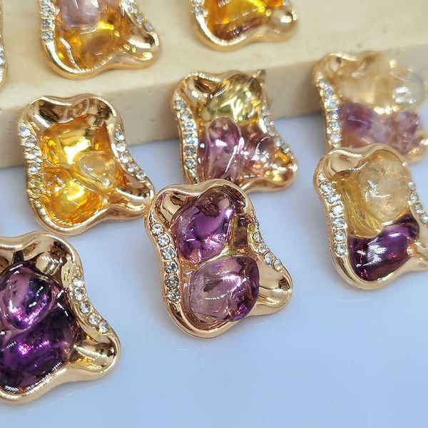 Ferramentas de noções de costura Luxury Purple Stone Stone Roupas Decorativa Botão de água dourada Diamante moda de alta qualidade Design exclusivo Botão de costura de metal Diy P230523