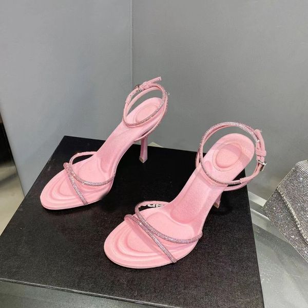 Летняя бренд лодыжка хрустальные сандалии летние женские туфли сандал чернозово -розовый атлас роскошные дизайнерские кольцо на высоких каблуках с узкой полосой заводской обувь