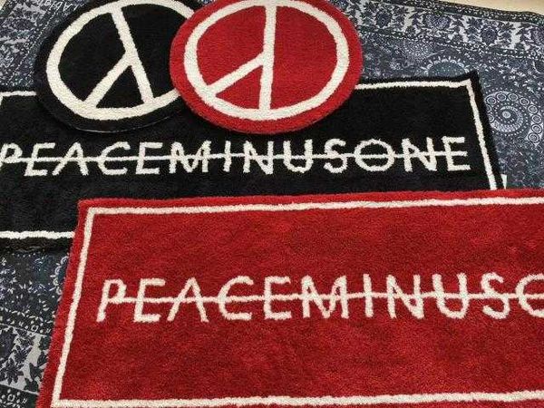 Halılar Fashionchaopai Peaceminusone Halı Aynı PMO Savaş Anti Halı İns Kırmızı Dekoratif Nem geçirmez Zemin Mat