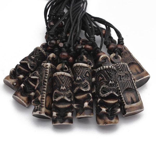 Colares 12pcs imitação yak óssea colar tribal tiki homem totem zelândia maori tiki totem amuleto jóias de colar