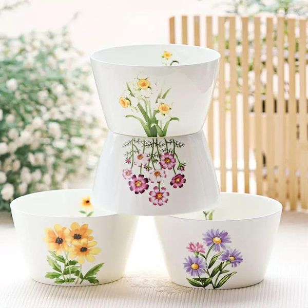 Ciotole 4 pezzi 4,5 pollici Fine Bone China Season Flower Ceramic Cartoon Lunch Box Ciotola per bambini isolata Bento