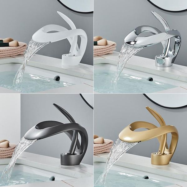 Rubinetti per lavabo da bagno Rubinetto per lavabo Design cavo creativo Montaggio su ponte Miscelatore per acqua fredda Cascata Rubinetto per vasca da bagno in ottone massiccio