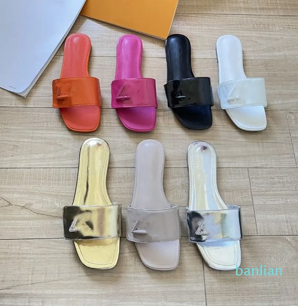 Gestickte Slide Berühmte Logo Designer Frauen Mädchen Hausschuhe Glitzer Strass Metallschnalle Sandale für Frauen Sommer Strand Spaziergang Flip-Flops Schuhe