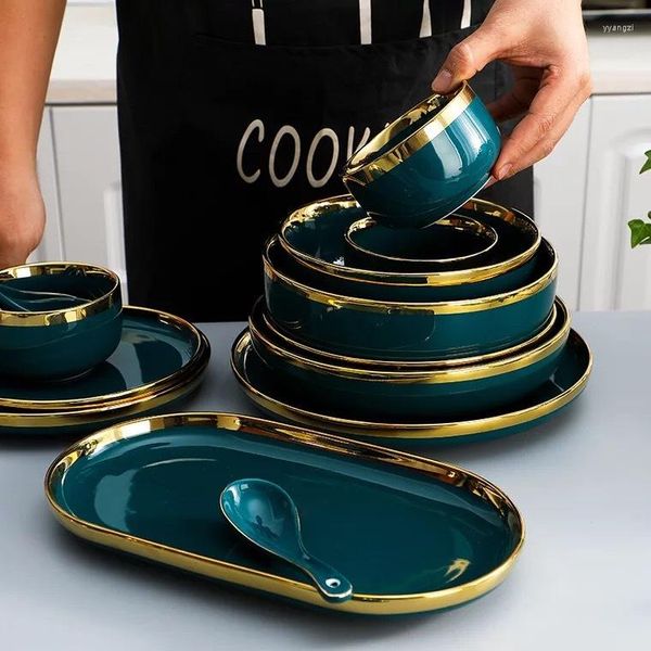 Set di stoviglie MT Nordic Light Piatti in ceramica con bordo dorato di lusso Stoviglie Piatto da bistecca verde per la casa della nonna di alta qualità