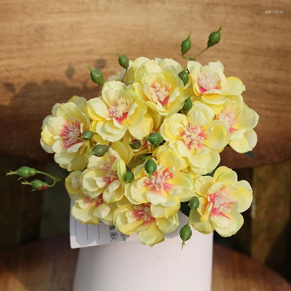 Dekorative Blumen 3 Stück Rose Künstliche Blume 7 Köpfe Blumenstrauß Seide für Heimdekoration Gefälschte Wand Hochzeit Hintergrund Kranz