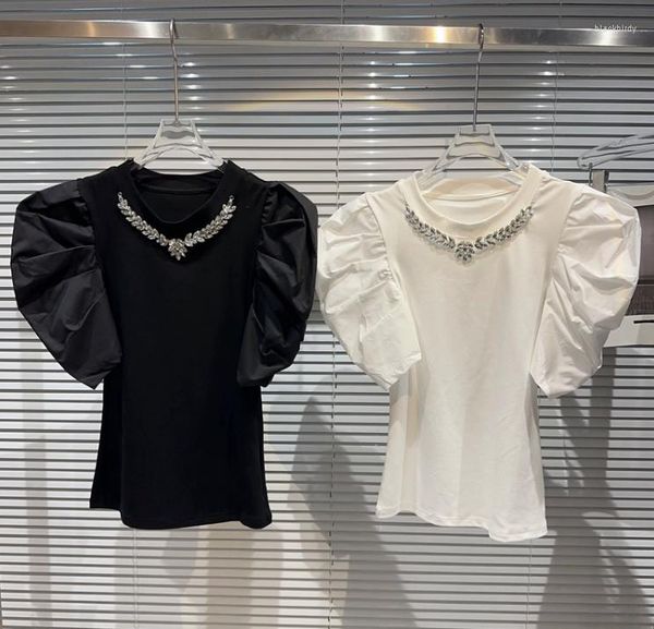 Damen-T-Shirts, glänzende Strass-Blumen-Ausschnitt, Puff-Kurzarm-T-Shirt, elegantes Prominenten-Schwarz-Weiß-T-Shirt, 2023, Sommer, lässig