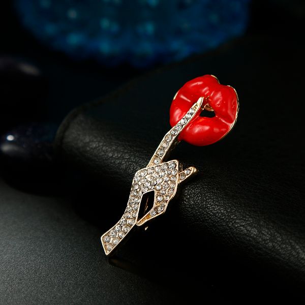 Neue Strass Hand Emaille Lip Broschen Zink-legierung Rot Frauen Sexy Geheimnis Pose Party Büro Casual Brosche Pins Geschenke Schmuck