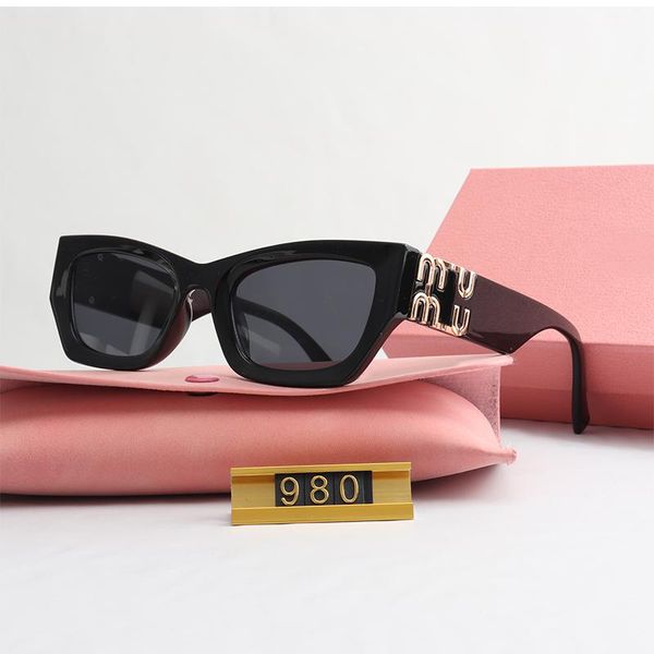 Óculos de sol de designer de moda óculos de sol simples para mulheres, homens, óculos de sol de marca clássica com óculos de proteção de letras Adumbral 7 opções de cores