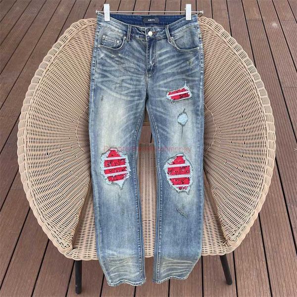 Мужские джинсы Дизайнерская одежда Джинсовые брюки Amires Fashion Man Amies New 23ss Hole Red Patchwork Mx2 High Street Knife Cut Slim Skinny Jea