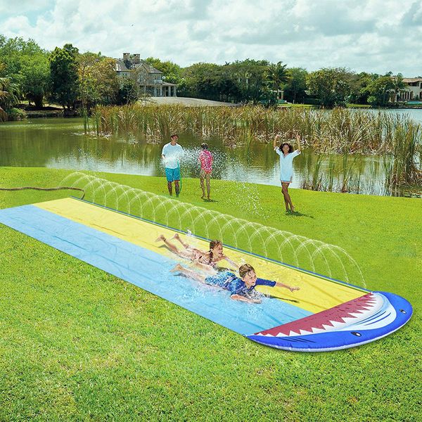 Sand Play Water Fun PVC Spray Slide Summer Lawn Waterslide Gonfiabile Sprinkler Pad Parco giochi Tappetino per bambini Piscina all'aperto Giochi 230523