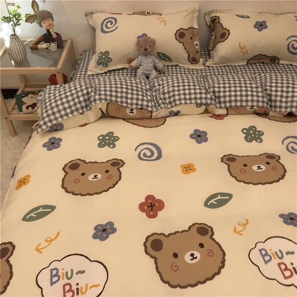 Bedding Sets Boys Girls Set Moda Fidros Adultos Cama Linho Duvet Captina Fronha Pouco de Cartoon Cute Urso Poliéster Folhas planas 230523