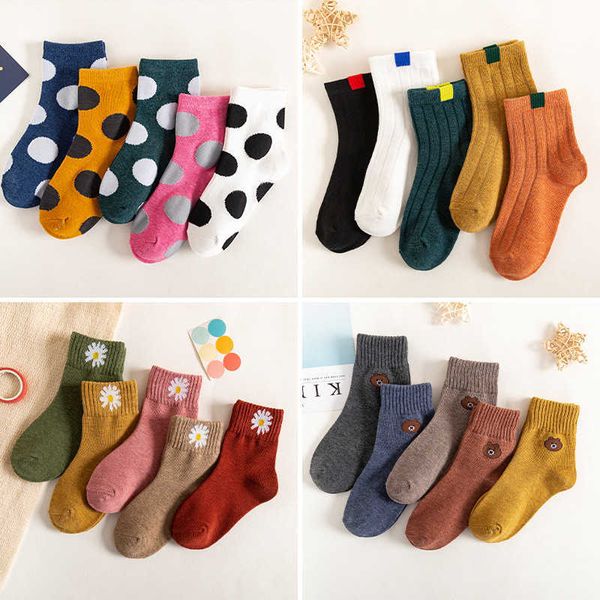 Meias 5 pares de desenho animado de inverno para meninos ursos de primavera infantil Autumn algodão respirável e piso quente Anti -Slip Girl Socks G220524 bom