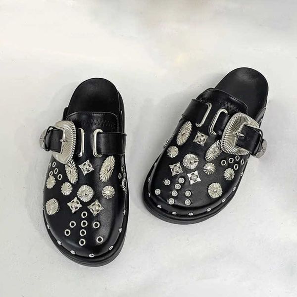 NXY SLIPPERS NOVO NO SUMPLEM MULHERL PLAZEMA RIVETS Punk Rock Couro Mulas criativas Metal Metal Sapatos casuais 230511