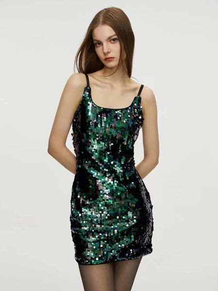 2023 vestido de baile na garota preta Emerald Green Sereia Strap Lantejas de festa vestidos de festa Ruffles glitter celebridade personalizada modesta vestidos de noite