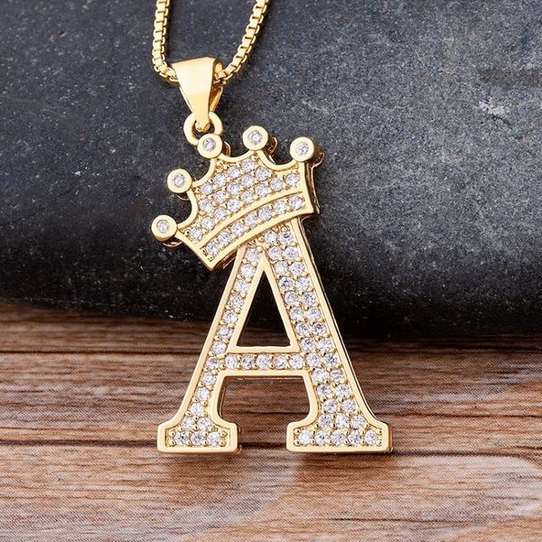 Catene Luxury Copper Zircon A-Z Crown Alphabet Collana a catena con pendente Punk Stile Hip-Hop Moda Donna Uomo Nome iniziale Gioielli