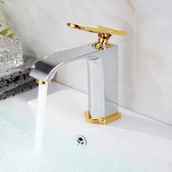 Banyo lavabo muslukları vidric toptan pirinç modern stil tasarım altın / krom / siyah tek kollu delik kap havzası musluk tüp