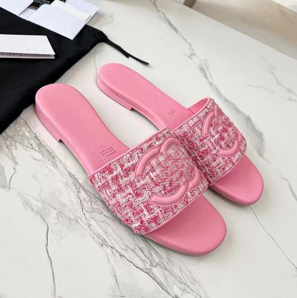 Designer Luxus Frauen Sandalen Lady Stroh gewebt Tweed Mopp Pantoffeln auf Wohnungen Keil Low Heels Beach Mule Leder Gummi Open Tode Slides Modeplatformen Slider245