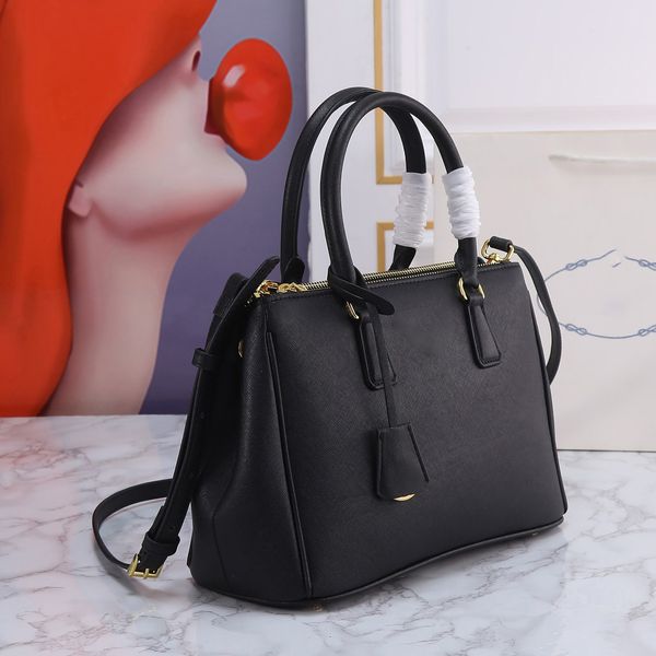 Bolsa de bolsa de designer Bolsa de bolsa de bolsa feminina bolsa de bolsa Novos traços de hardware escovado com bolsa de ombro de couro de couro de vaca bolsa feminina de luxo bolsa de luxo 28cm