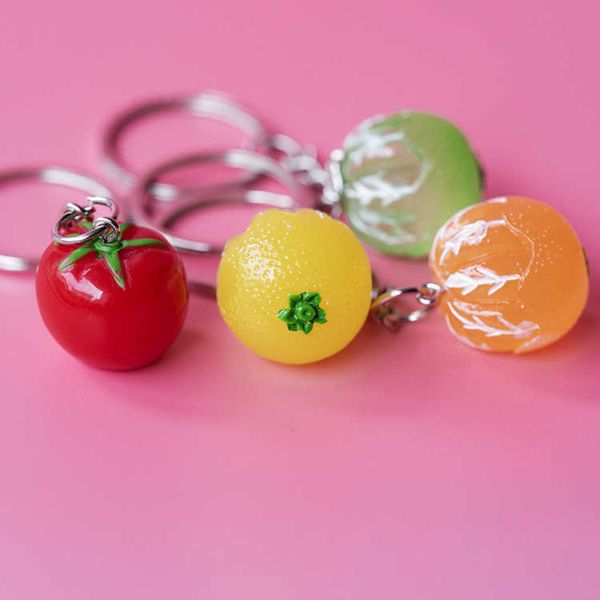 Keychains 2023 Multi Style Novo Novo Fruit Avegetable Series personalizadas simulação resina alimentar adulta Presente pendente de chaveiro G2305525